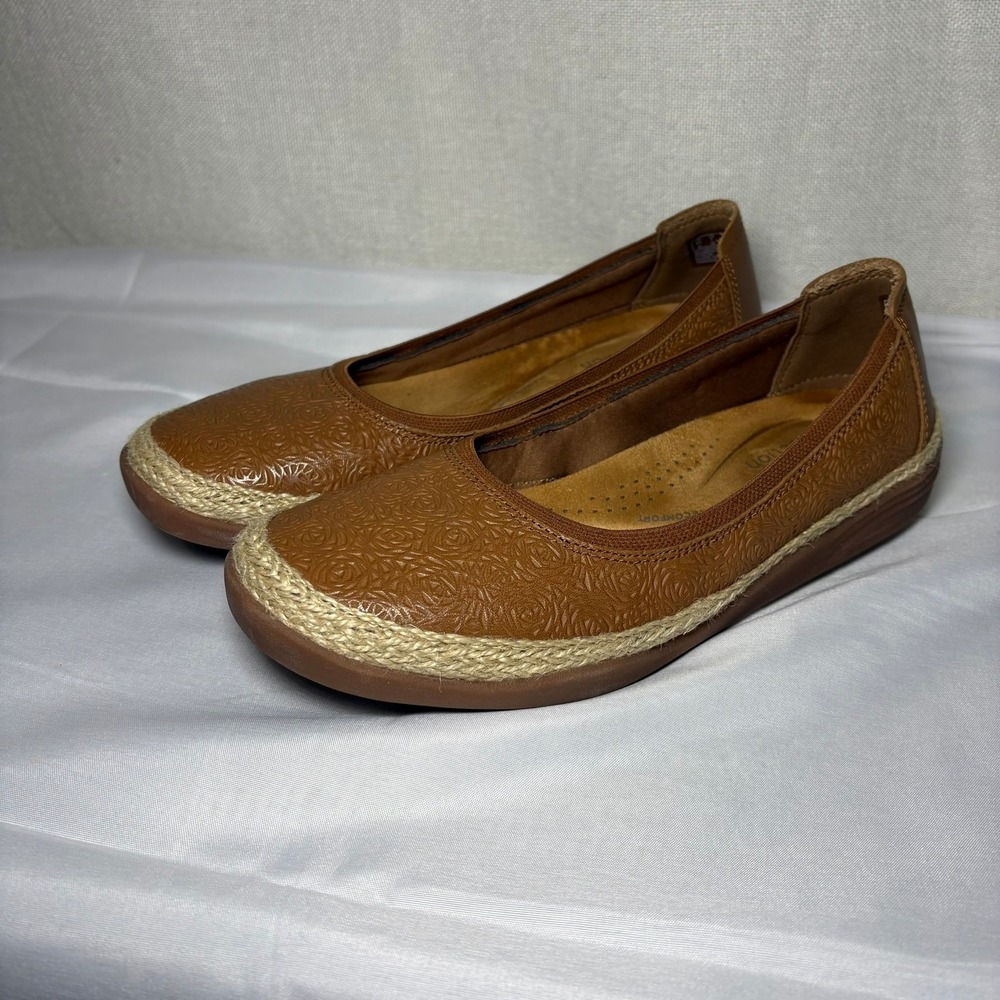 Clarks Elaina Rae Tan Leather Ballet Flats Floral Embossed Espadrille Size 7 - Picture 11 of 11